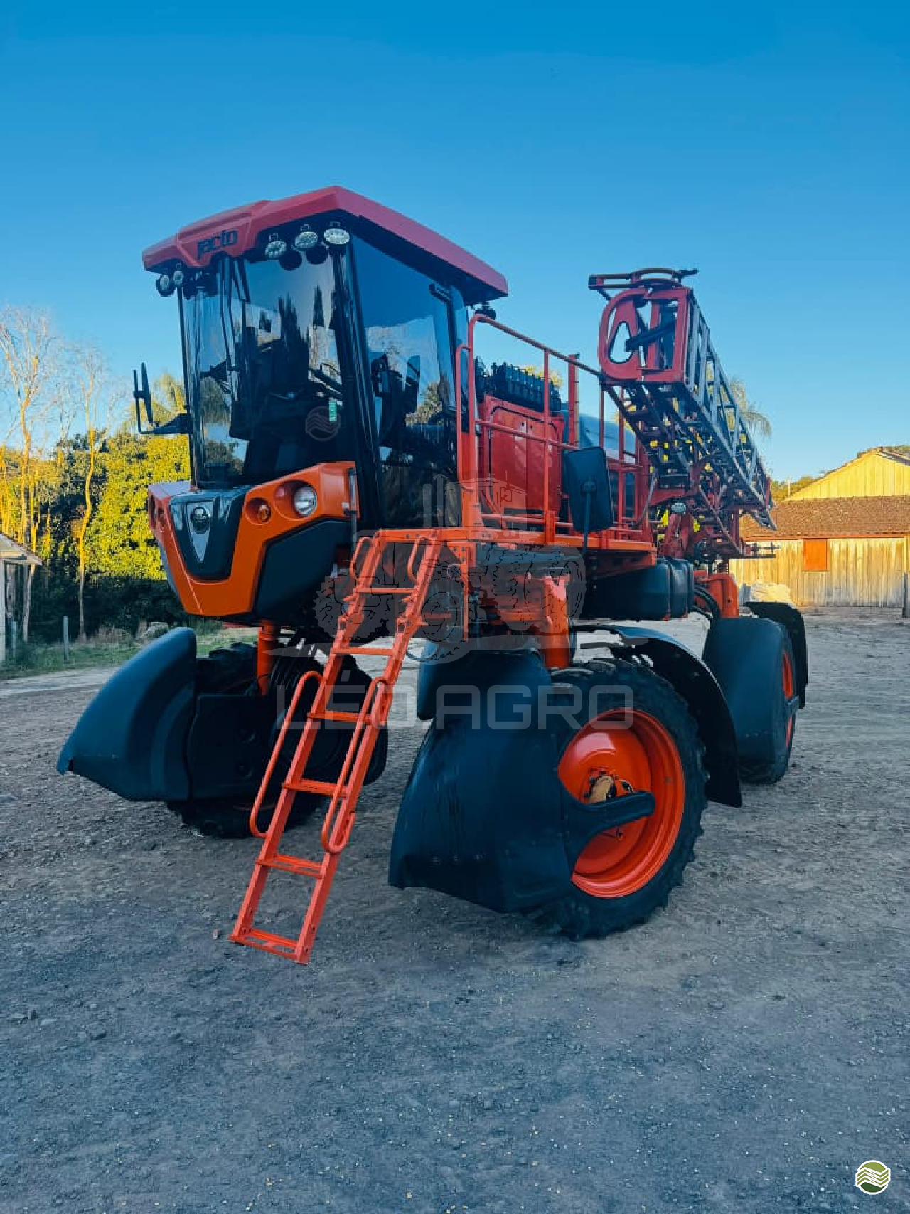 PULVERIZADOR JACTO UNIPORT 2030 Tração 4x4 Léo.Agro CAMBE PARANÁ PR